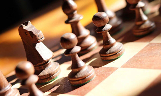 Collectie schaak bij Speldorado – inklapbare houten schaaksets, magnetische reisversies en luxe Staunton schaaksets voor elk niveau.
