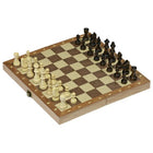 Schaakspel in een houten koffer met scharnieren. klein