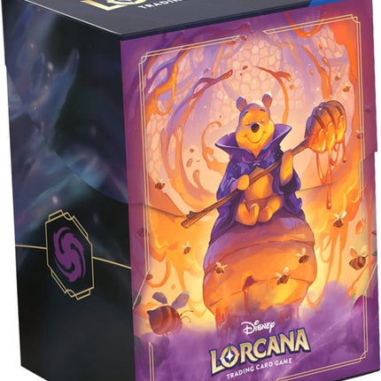 Dit is een foto van het spel Disney Lorcana: Deck Box Winnie the Pooh te koop bij Speldorado Spellenwinkel Delft