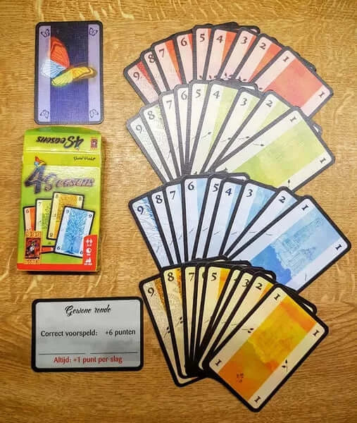 Dit is een foto van het spel 4 Seasons - Kaartspel te koop bij Speldorado Spellenwinkel Delft