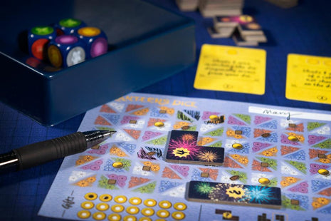 Dit is een foto van het spel Lanterns Dice Lights in the Sky te koop bij Speldorado Spellenwinkel Delft