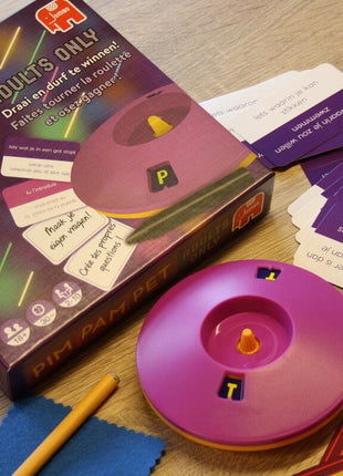 Dit is een foto van het spel Pim Pam Pet Adults Only te koop bij Speldorado Spellenwinkel Delft