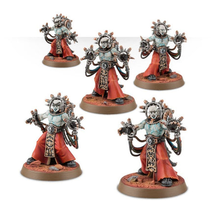 Dit is een afbeelding van het miniatuur Electro-Priests - Adeptus Mechanicus voor het spel Warhammer, te koop bij Tabletop Miniature Wargames spellenwinkel Speldorado in delft
