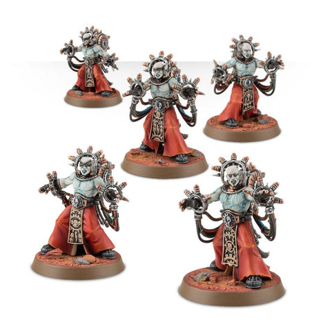Dit is een afbeelding van het miniatuur Electro-Priests - Adeptus Mechanicus voor het spel Warhammer, te koop bij Tabletop Miniature Wargames spellenwinkel Speldorado in delft