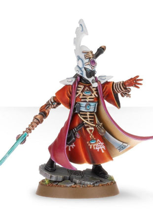 Dit is een afbeelding van het miniatuur Farseer - Aeldari voor het spel Warhammer, te koop bij Tabletop Miniature Wargames spellenwinkel Speldorado in delft