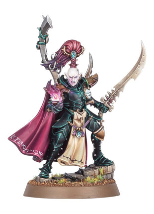 Dit is een afbeelding van het miniatuur Archon -Drukhari voor het spel Warhammer, te koop bij Tabletop Miniature Wargames spellenwinkel Speldorado in delft
