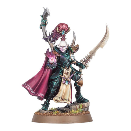 Dit is een afbeelding van het miniatuur Archon -Drukhari voor het spel Warhammer, te koop bij Tabletop Miniature Wargames spellenwinkel Speldorado in delft