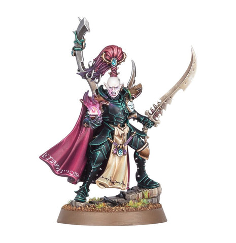 Dit is een afbeelding van het miniatuur Archon -Drukhari voor het spel Warhammer, te koop bij Tabletop Miniature Wargames spellenwinkel Speldorado in delft