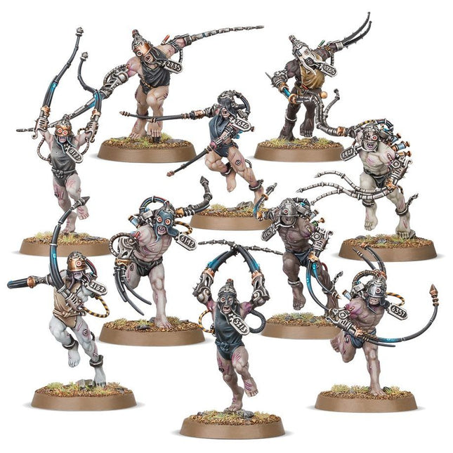 Dit is een afbeelding van het miniatuur Arco-Flagellants- Adepta Sororitas voor het spel Warhammer, te koop bij Tabletop Miniature Wargames spellenwinkel Speldorado in delft