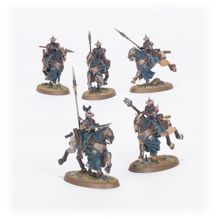 Dit is een afbeelding van het miniatuur Attilan Rough Riders - Astra Militarum voor het spel Warhammer, te koop bij Tabletop Miniature Wargames spellenwinkel Speldorado in delft
