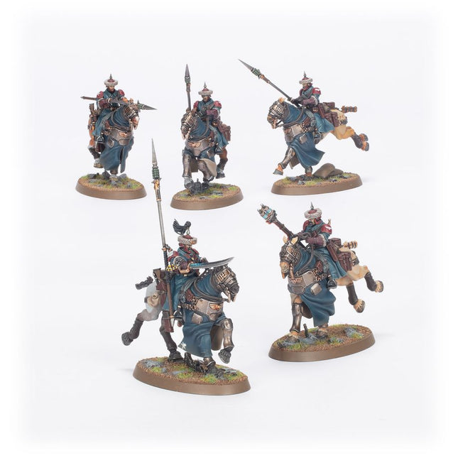 Dit is een afbeelding van het miniatuur Attilan Rough Riders - Astra Militarum voor het spel Warhammer, te koop bij Tabletop Miniature Wargames spellenwinkel Speldorado in delft