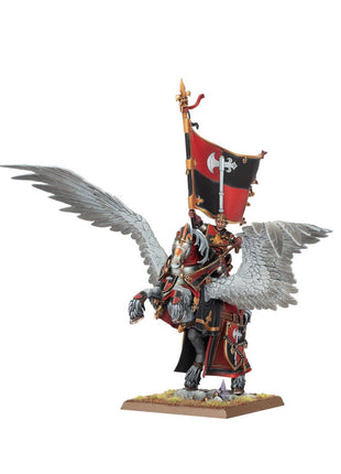 Dit is een afbeelding van het miniatuur Battle Standard On Royal Pegasus - Kingdom of Bretonnia voor het spel Warhammer, te koop bij Tabletop Miniature Wargames spellenwinkel Speldorado in delft