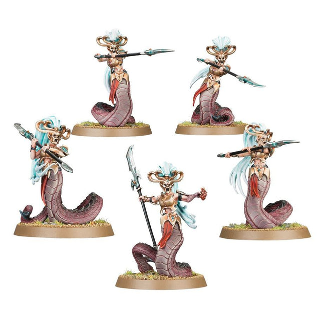 Dit is een afbeelding van het miniatuur Blood Sisters - Daughters of Khaine voor het spel Warhammer, te koop bij Tabletop Miniature Wargames spellenwinkel Speldorado in delft