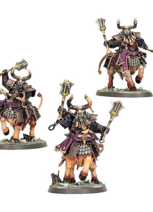 Dit is een afbeelding van het miniatuur Bull Centaurs - Helsmiths Of Hashut voor het spel Warhammer, te koop bij Tabletop Miniature Wargames spellenwinkel Speldorado in delft