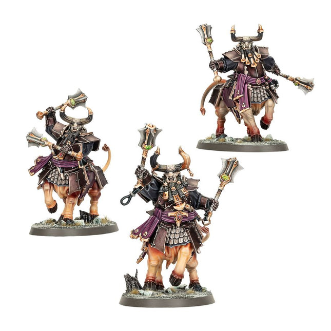 Dit is een afbeelding van het miniatuur Bull Centaurs - Helsmiths Of Hashut voor het spel Warhammer, te koop bij Tabletop Miniature Wargames spellenwinkel Speldorado in delft