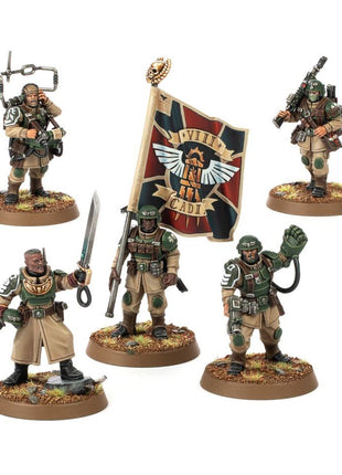 Dit is een afbeelding van het miniatuur Cadian Command Squad - Astra Militarum voor het spel Warhammer, te koop bij Tabletop Miniature Wargames spellenwinkel Speldorado in delft