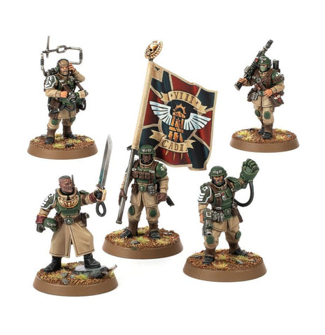 Dit is een afbeelding van het miniatuur Cadian Command Squad - Astra Militarum voor het spel Warhammer, te koop bij Tabletop Miniature Wargames spellenwinkel Speldorado in delft