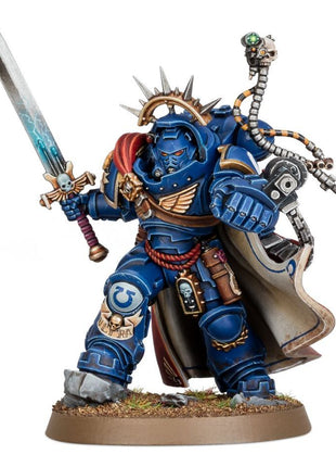 Dit is een afbeelding van het miniatuur Captain In Gravis Armour - Space Marines voor het spel Warhammer, te koop bij Tabletop Miniature Wargames spellenwinkel Speldorado in delft