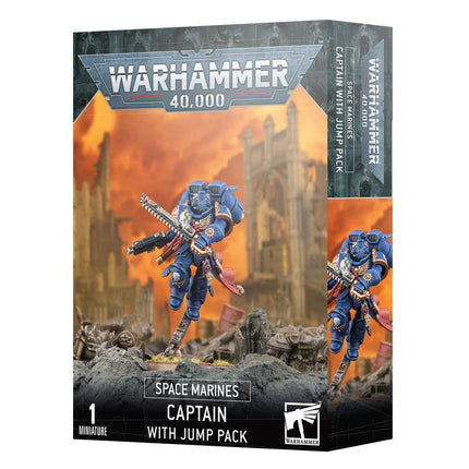 Dit is een afbeelding van het miniatuur Captain With Jump Pack - Space Marines voor het spel Warhammer, te koop bij Tabletop Miniature Wargames spellenwinkel Speldorado in delft