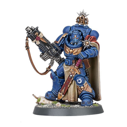 Captain W/ Master-Crafted Bolt Rifle - Space Marines