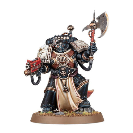 Dit is een afbeelding van het miniatuur Castellan - Black Templars voor het spel Warhammer, te koop bij Tabletop Miniature Wargames spellenwinkel Speldorado in delft
