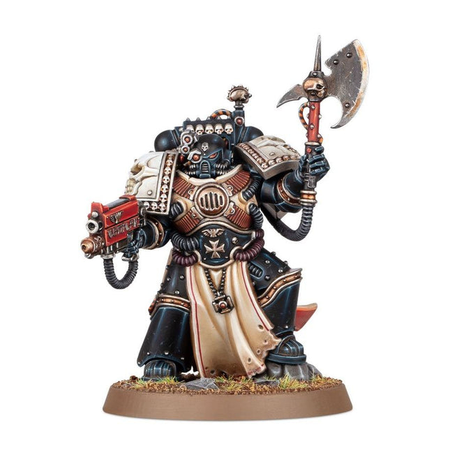 Dit is een afbeelding van het miniatuur Castellan - Black Templars voor het spel Warhammer, te koop bij Tabletop Miniature Wargames spellenwinkel Speldorado in delft