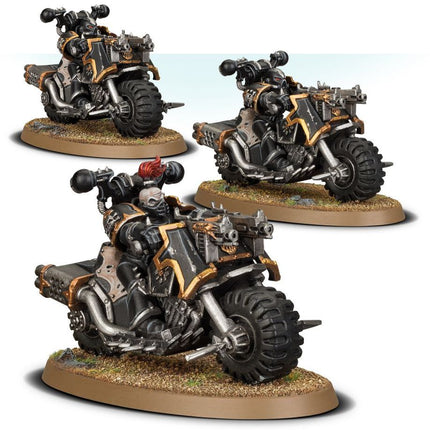 Dit is een afbeelding van het miniatuur Chaos Bikers - Chaos Space Marines voor het spel Warhammer, te koop bij Tabletop Miniature Wargames spellenwinkel Speldorado in delft