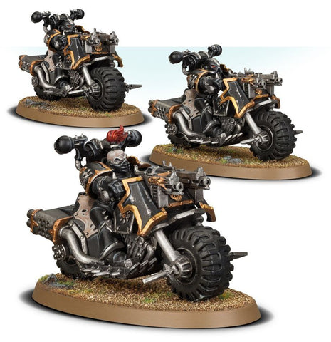 Dit is een afbeelding van het miniatuur Chaos Bikers - Chaos Space Marines voor het spel Warhammer, te koop bij Tabletop Miniature Wargames spellenwinkel Speldorado in delft