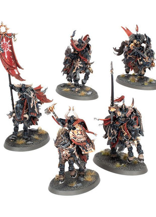 Dit is een afbeelding van het miniatuur Chaos knights - Slaves to Darkness voor het spel Warhammer, te koop bij Tabletop Miniature Wargames spellenwinkel Speldorado in delft