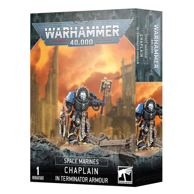 Dit is een afbeelding van het miniatuur Chaplain In Terminator Armour - Space Marines voor het spel Warhammer, te koop bij Tabletop Miniature Wargames spellenwinkel Speldorado in delft