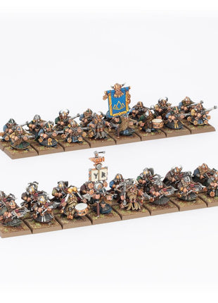Dit is een afbeelding van het miniatuur Dwarf Quarrellers - Dwarfen Mountain Holds voor het spel Warhammer, te koop bij Tabletop Miniature Wargames spellenwinkel Speldorado in delft