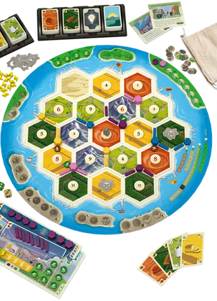 Speeltafel met energiecentrales, science‑kaarten, vervuilingsmeter en eventfiches in Catan: Nieuwe Energie.