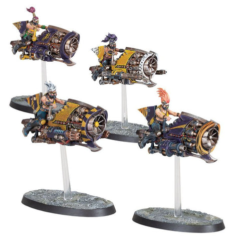 Dit is een afbeelding van het miniatuur Escher Cutters - Necromunda voor het spel Warhammer, te koop bij Tabletop Miniature Wargames spellenwinkel Speldorado in delft