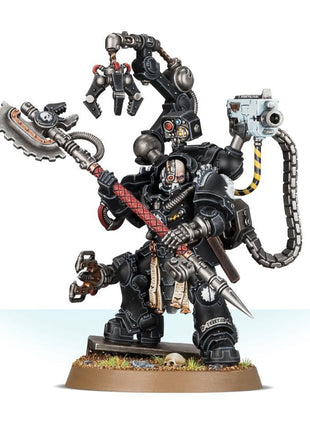Dit is een afbeelding van het miniatuur Iron Handsiron Father Feirros - Space Marines voor het spel Warhammer, te koop bij Tabletop Miniature Wargames spellenwinkel Speldorado in delft