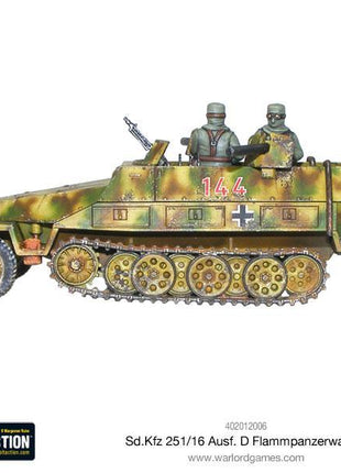 Dit is een foto van het spel Sd.Kfz 251/16 Ausf D Flammpanzerwagen Half Track te koop bij Speldorado Spellenwinkel Delft
