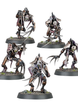 Dit is een afbeelding van het miniatuur Flayed Ones - Necrons voor het spel Warhammer, te koop bij Tabletop Miniature Wargames spellenwinkel Speldorado in delft