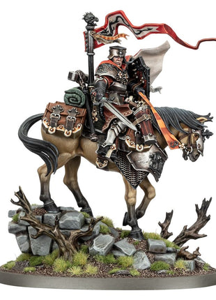 Dit is een afbeelding van het miniatuur Freeguild Cavalier Marshal - Cities of Sigmar voor het spel Warhammer, te koop bij Tabletop Miniature Wargames spellenwinkel Speldorado in delft