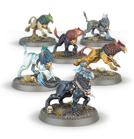 Dit is een afbeelding van het miniatuur Gryph-Hounds - Stormcast Eternals voor het spel Warhammer, te koop bij Tabletop Miniature Wargames spellenwinkel Speldorado in delft