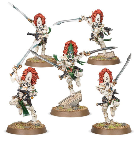 Dit is een afbeelding van het miniatuur Howling Banshees - Aeldari voor het spel Warhammer, te koop bij Tabletop Miniature Wargames spellenwinkel Speldorado in delft