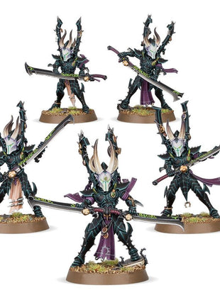 Dit is een afbeelding van het miniatuur Incubi - Drukhari voor het spel Warhammer, te koop bij Tabletop Miniature Wargames spellenwinkel Speldorado in delft