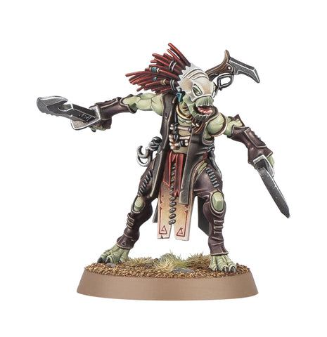 Dit is een afbeelding van het miniatuur Kroot Flesh Shaper - Tau Empire voor het spel Warhammer, te koop bij Tabletop Miniature Wargames spellenwinkel Speldorado in delft