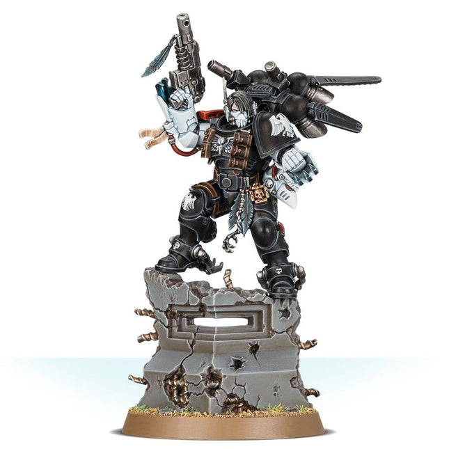 Dit is een afbeelding van het miniatuur Kayvaan Shrike - Raven Guard voor het spel Warhammer, te koop bij Tabletop Miniature Wargames spellenwinkel Speldorado in delft