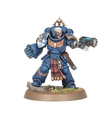 Dit is een afbeelding van het miniatuur Lieutenant - Space Marines voor het spel Warhammer, te koop bij Tabletop Miniature Wargames spellenwinkel Speldorado in delft