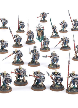 Dit is een afbeelding van het miniatuur Mortek Guard - Flesh Eater Courts voor het spel Warhammer, te koop bij Tabletop Miniature Wargames spellenwinkel Speldorado in delft