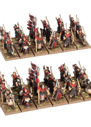 Dit is een afbeelding van het miniatuur Peasant Bowmen - Kingdom of Bretonnia voor het spel Warhammer, te koop bij Tabletop Miniature Wargames spellenwinkel Speldorado in delft