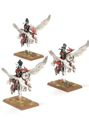 Dit is een afbeelding van het miniatuur Pegasus Knights - Kingdom of Bretonnia voor het spel Warhammer, te koop bij Tabletop Miniature Wargames spellenwinkel Speldorado in delft