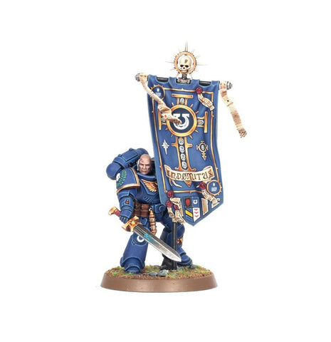 Dit is een afbeelding van het miniatuur Primaris Ancient - Space Marines voor het spel Warhammer, te koop bij Tabletop Miniature Wargames spellenwinkel Speldorado in delft