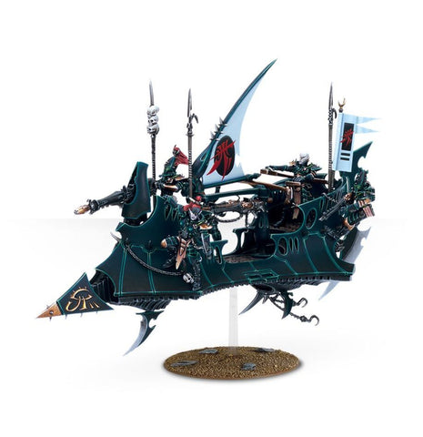Dit is een afbeelding van het miniatuur Raider - Drukhari voor het spel Warhammer, te koop bij Tabletop Miniature Wargames spellenwinkel Speldorado in delft