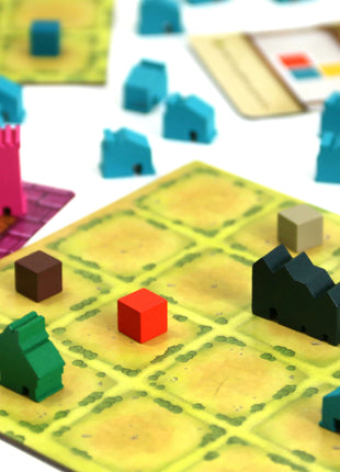 Dit is een foto van het spel Tiny Towns te koop bij Speldorado Spellenwinkel Delft
