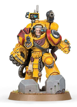 Dit is een afbeelding van het miniatuur Tor Garadon - Imperial Fists voor het spel Warhammer, te koop bij Tabletop Miniature Wargames spellenwinkel Speldorado in delft